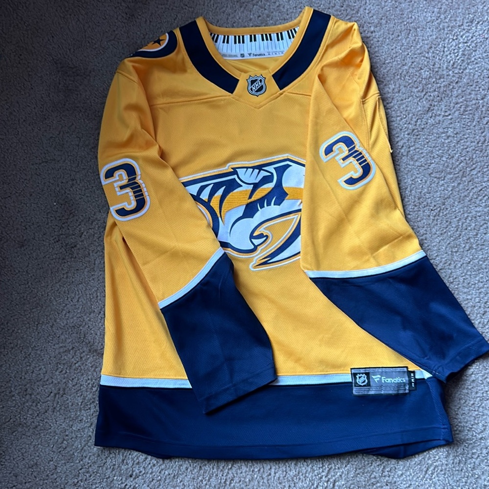 Hockey Jersey, Men’s Medium. Worn 1 time